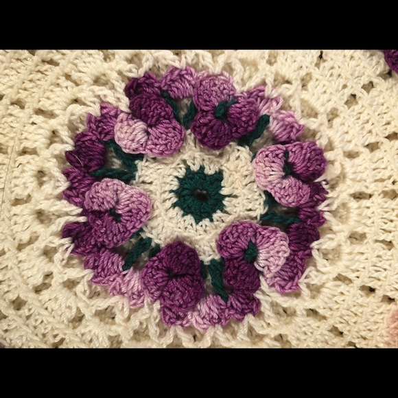 Hand Crochet Doilies, African Violets, pair - Picture 7 of 9